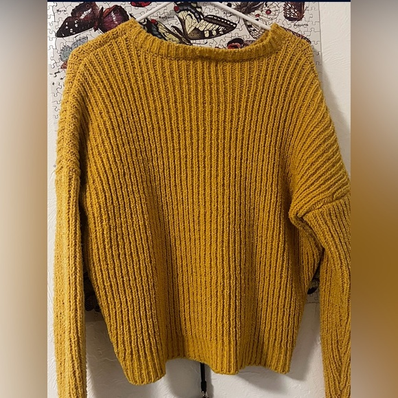 Ivy And Main Yellow/ Mustard Sweater - Picture 2 of 3